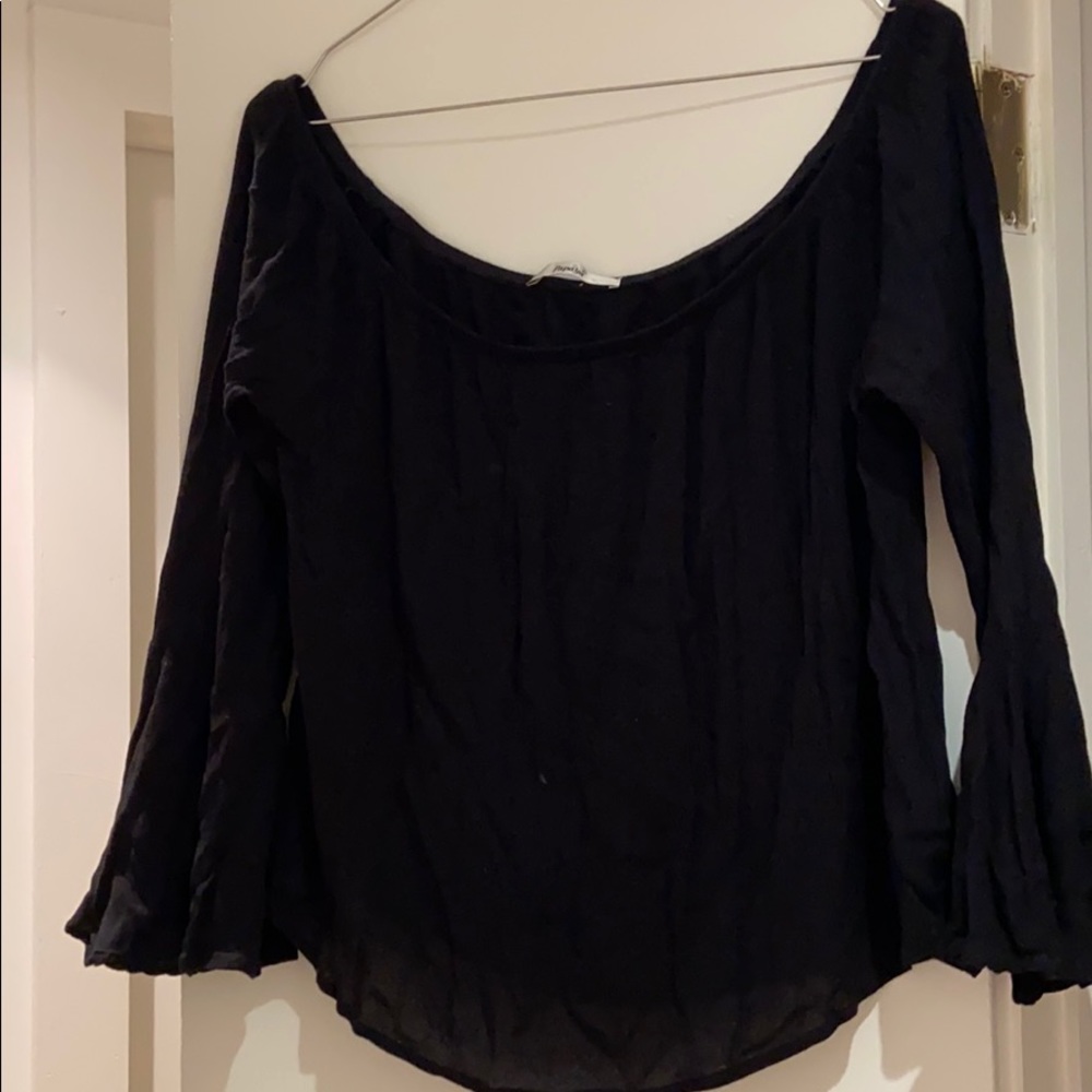 OFF-SHOULDER BLACK BLOUSE